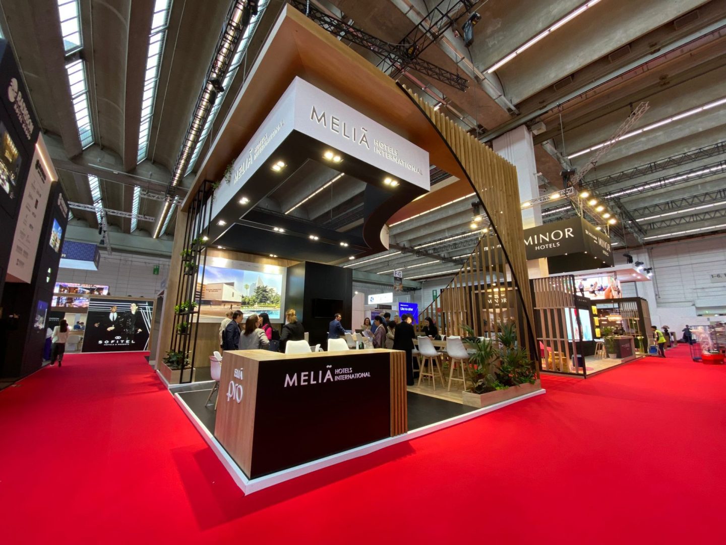 Diseño y construcción del Stand de MELIA HOTELS en IMEX 2023.
Diseño y construcción del Stand de MELIA HOTELS en IMEX 2023.
