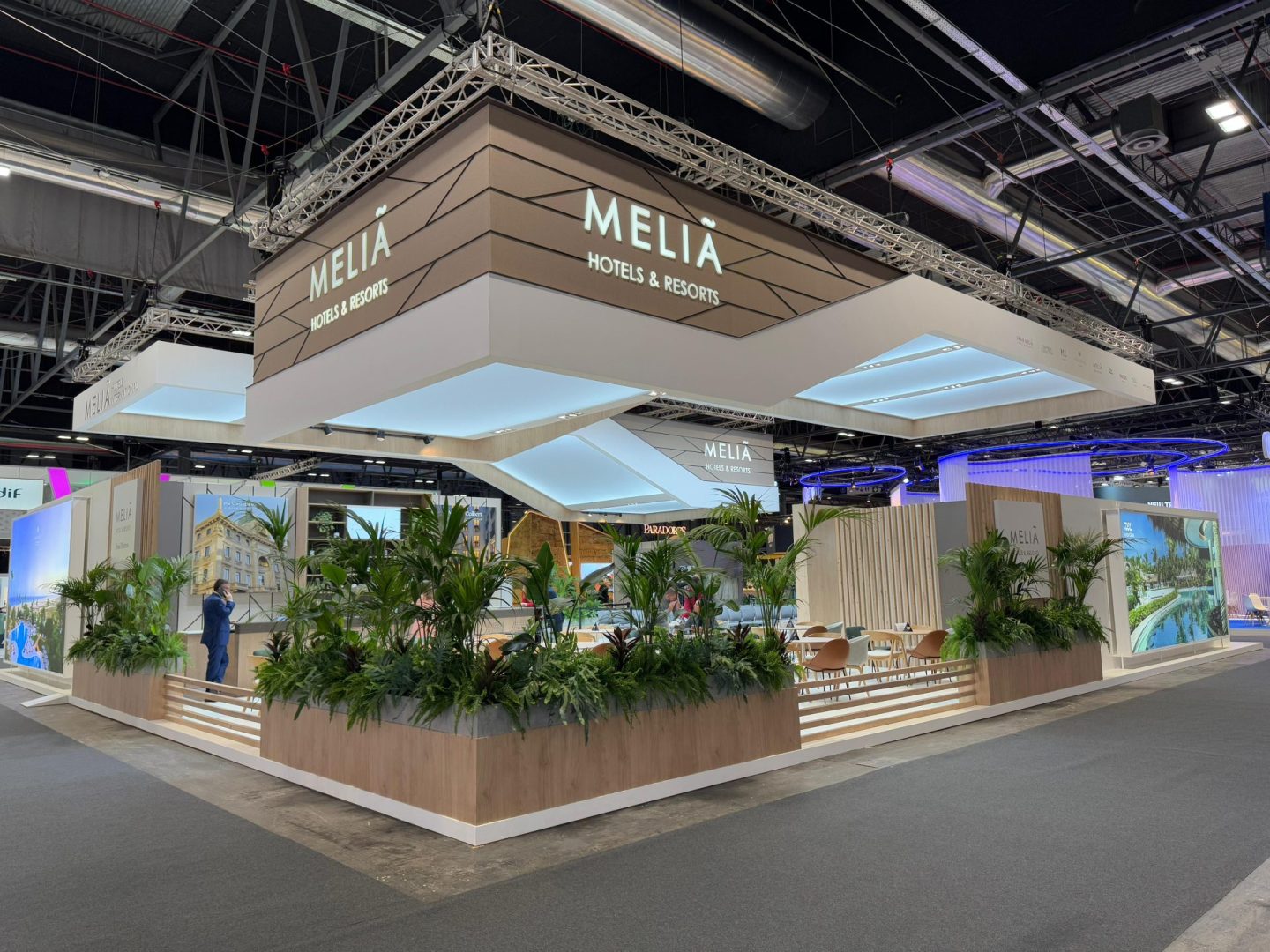 Diseño y construcción del Stand de MELIA HOTELS en FITUR 2025.
Diseño y construcción del Stand de MELIA HOTELS en FITUR 2025.