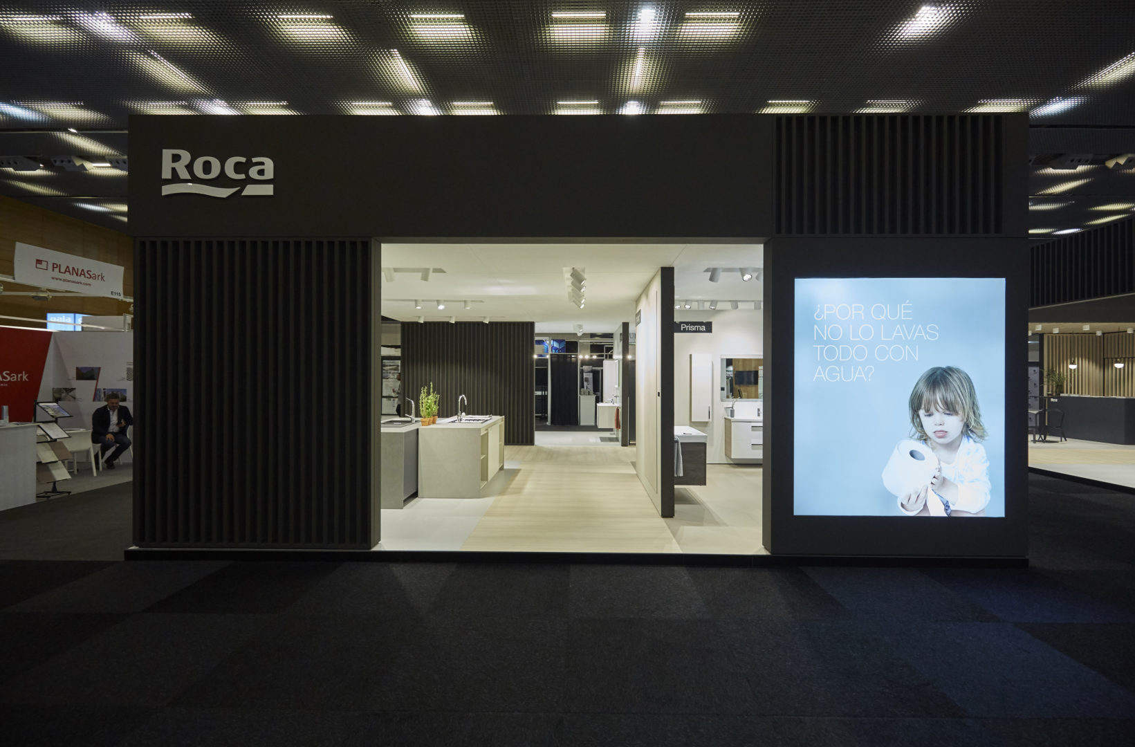 Construcción del stand de ROCA en REBUILD EXPO, el evento más importante de innovación para el sector de la construcción y la reforma de viviendas y edificios.
Construcción del stand de ROCA en REBUILD EXPO, el evento más importante de innovación para el sector de la construcción y la reforma de viviendas y edificios.