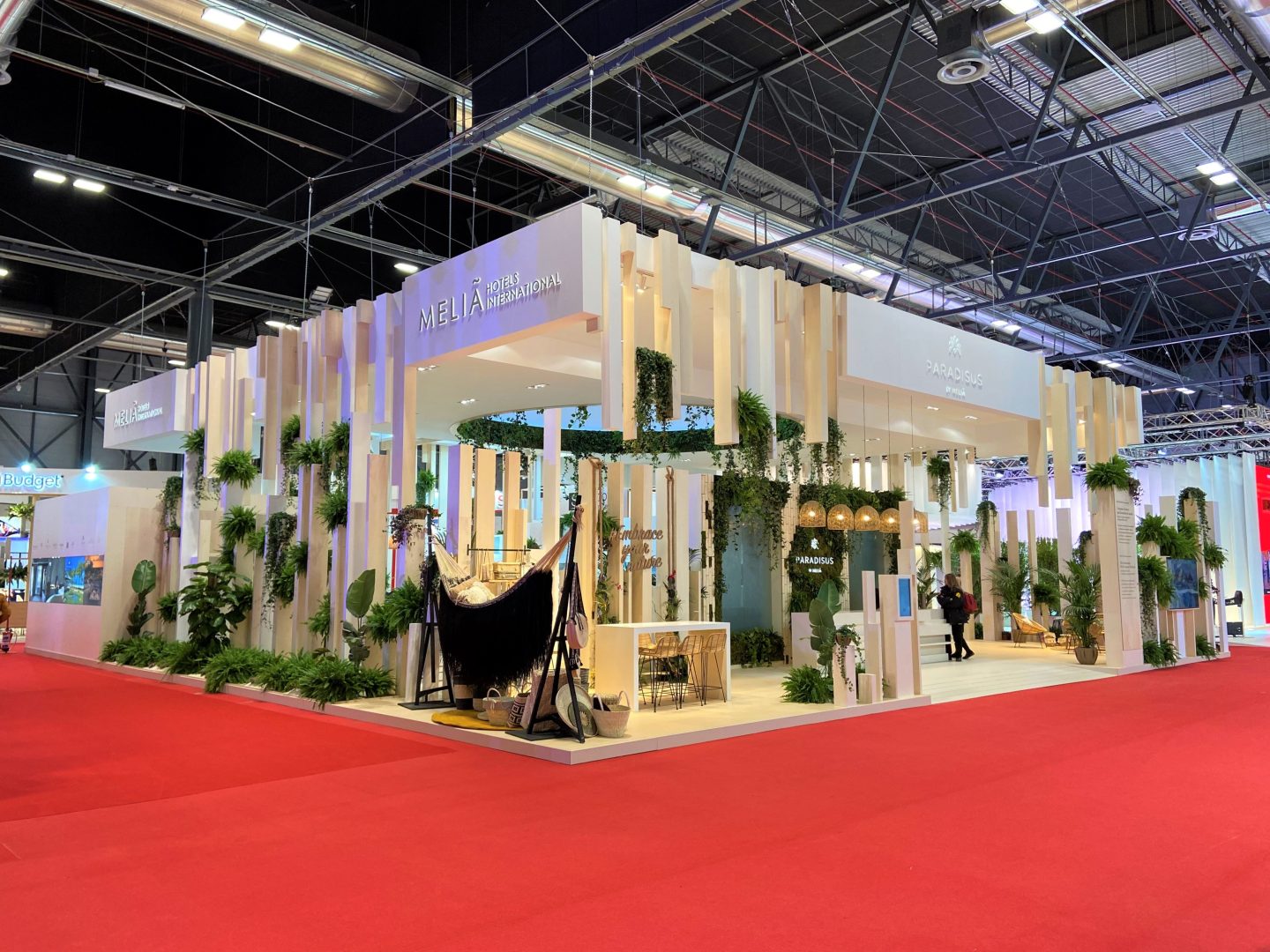 Diseño y Construcción del Stand de PARADISUS by Meliá en Fitur 2020, premiado como MEJOR STAND de esta edición.
