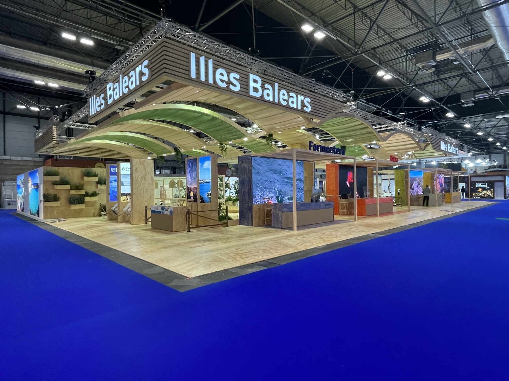 Diseño y Construcción del Stand de ISLAS BALEARES en Fitur 2021.
