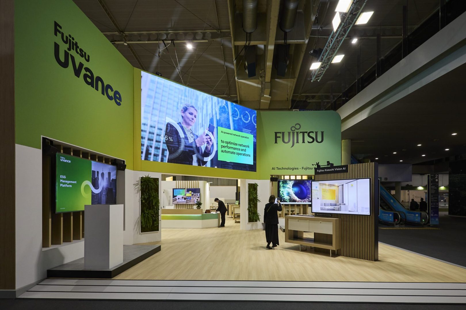 Design and construction of the FUJITSU stand in MWC 2024.
